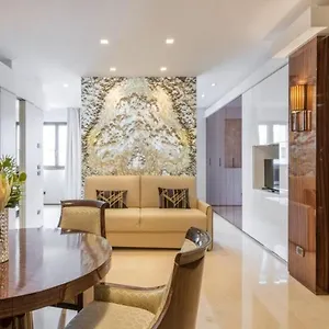 Royal - Luxury Duomo Apartment Milan